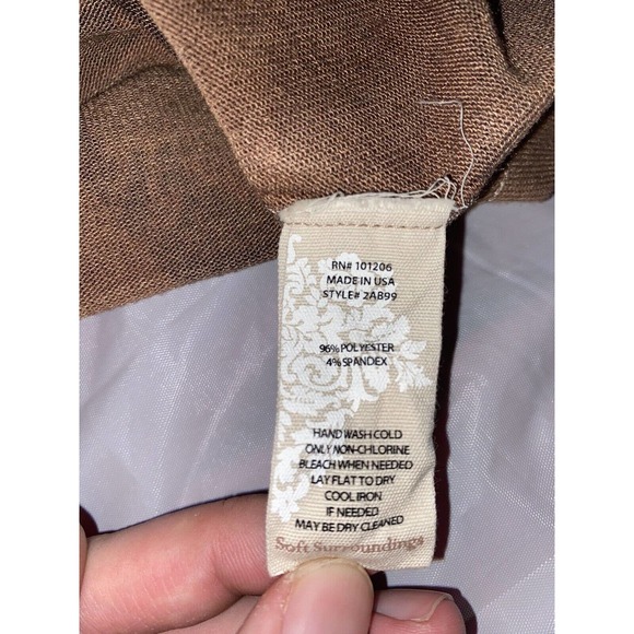 Soft Surroundings Women’s Top Thin Floral Bird Classic Print Size Small - Picture 8 of 10